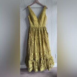 ☀️New Mac Duggal Sample Dress V Neck A-Line Embroidered Lace size 4 Marigold ☀️
